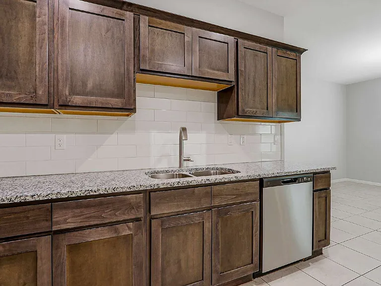 11500 Summer Dr #B — Photo 9