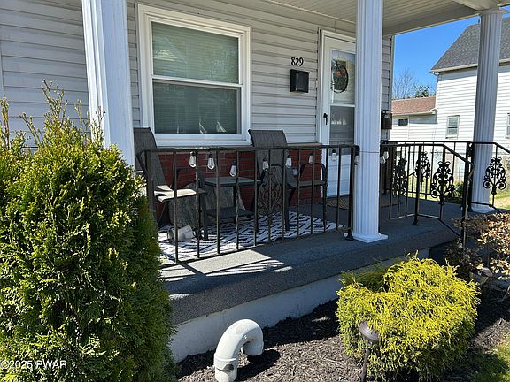2nd image of 829 E Lackawanna St