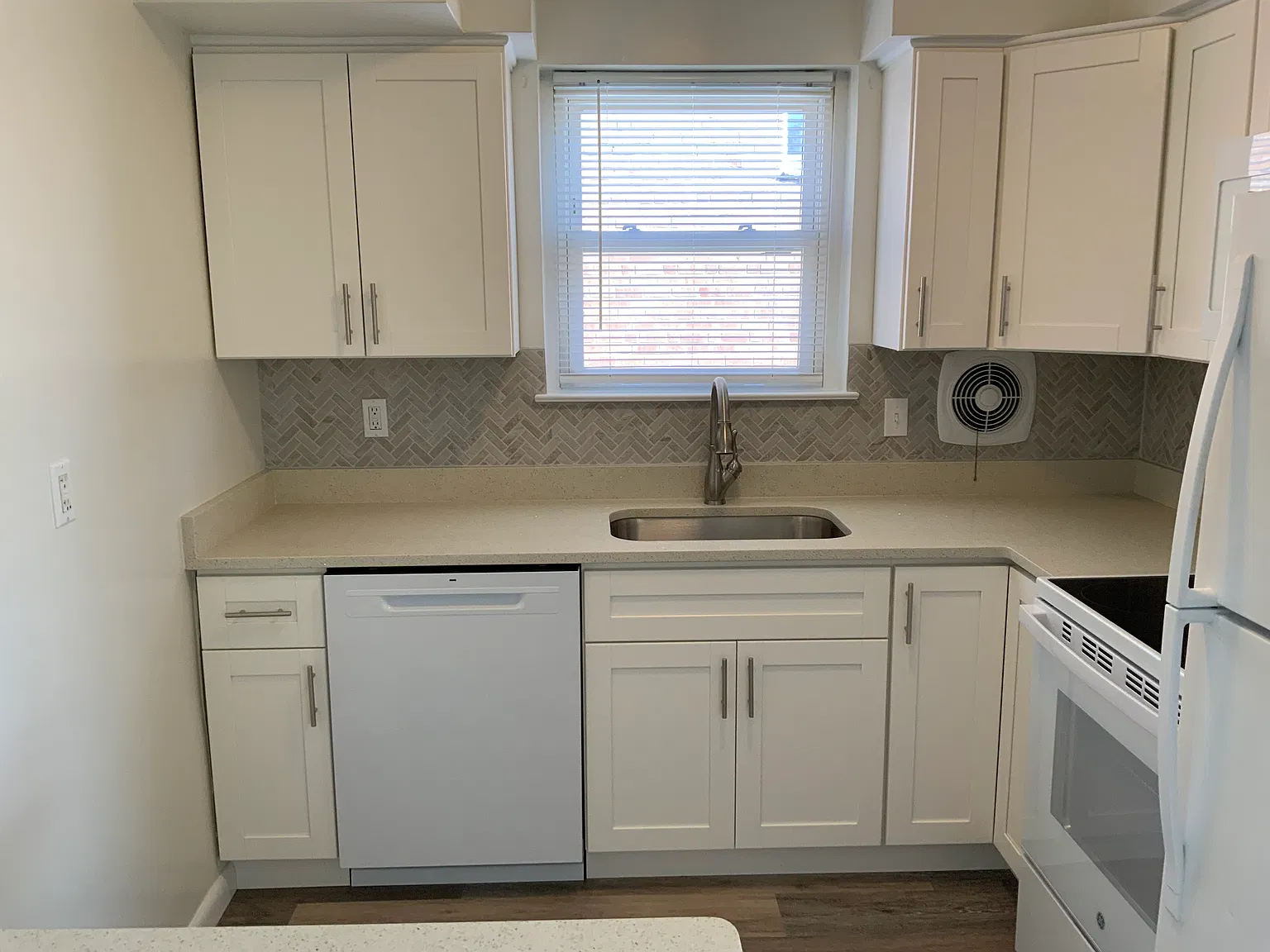 2 bed, 900 sqft, $1,750 — Photo 4