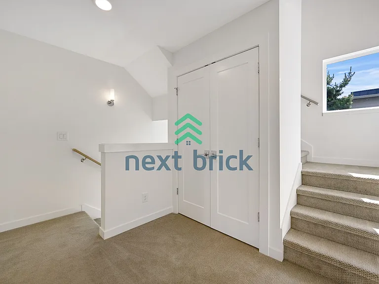 3537 Wallingford Ave N — Photo 12