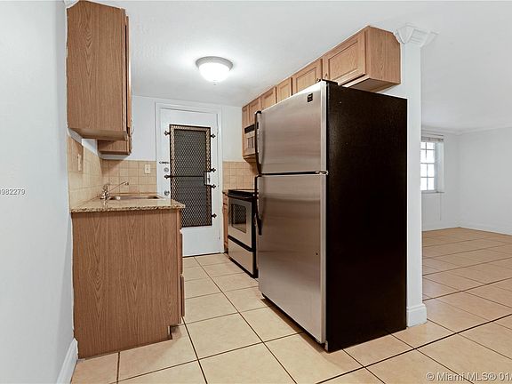 3rd image of 318 Majorca Ave APT 103