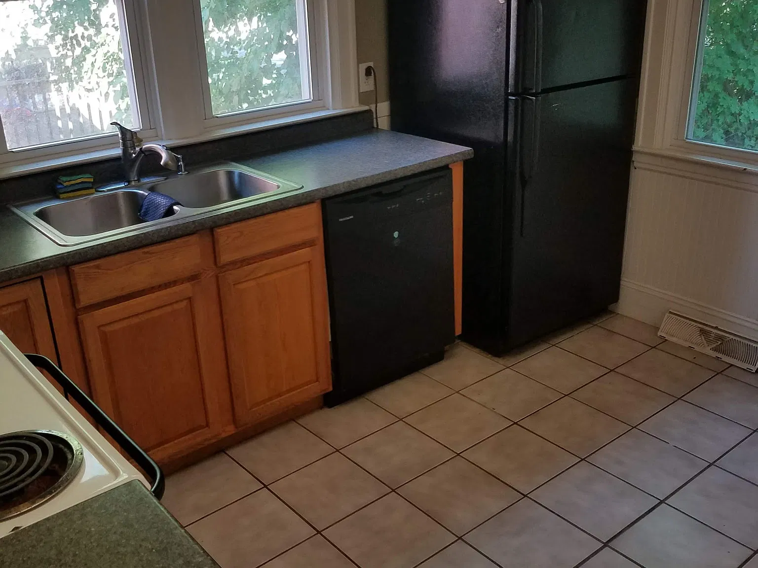 4 bed, 1200 sqft, $2,200 — Photo 3