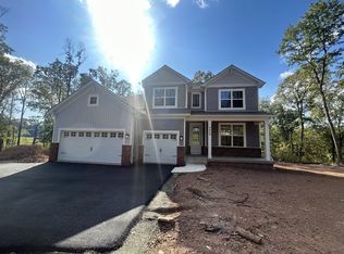 4450 Logmill Rd, Gainesville, VA 20155