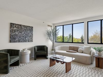 250 Hammond Pond Pkwy APT 701S, Newton, MA, 02467