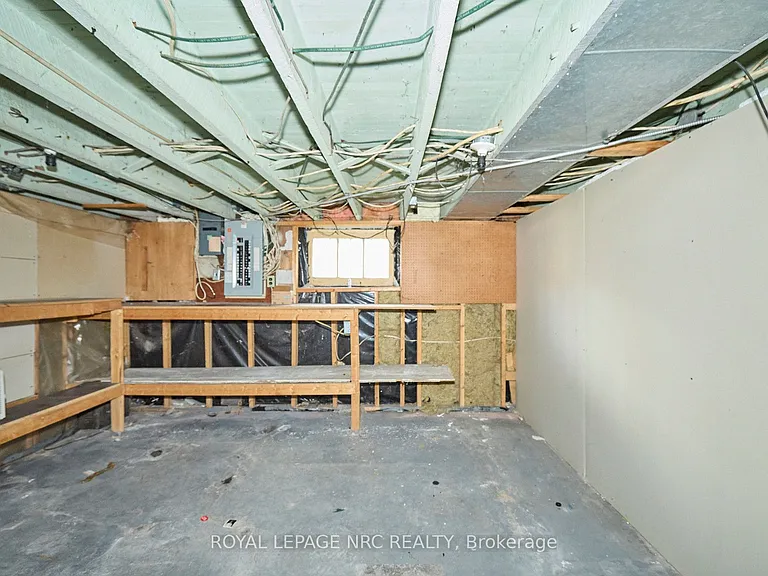 4592 6th Ave — Photo 33