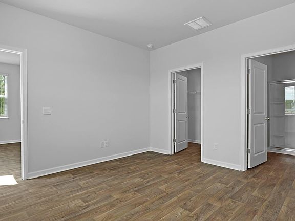 5th image of 415 Tulip Poplar Dr