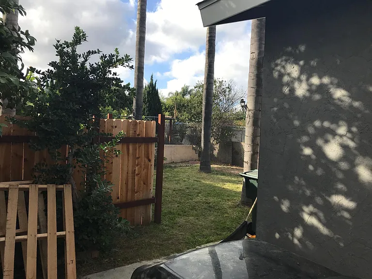 La Colusa Dr — Photo 2