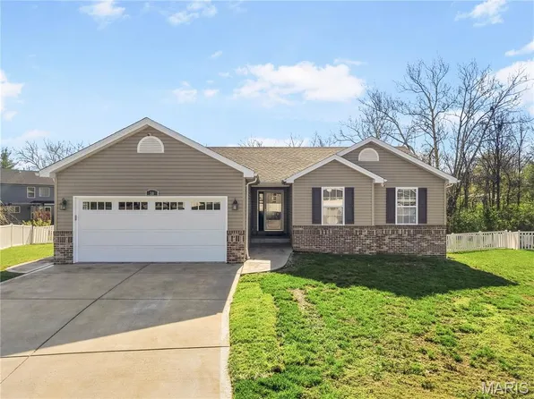 30 Colonial Creek Ct, Wentzville, MO 63385