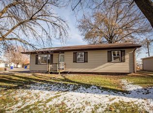 1216 N 3rd Ave, Washington, IA 52353