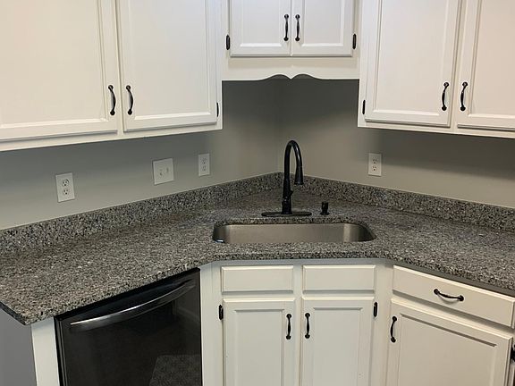 3rd image of 1457 Brighton Cir