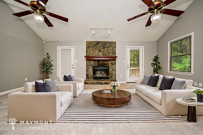145 Glenloch Pkwy — Photo 4