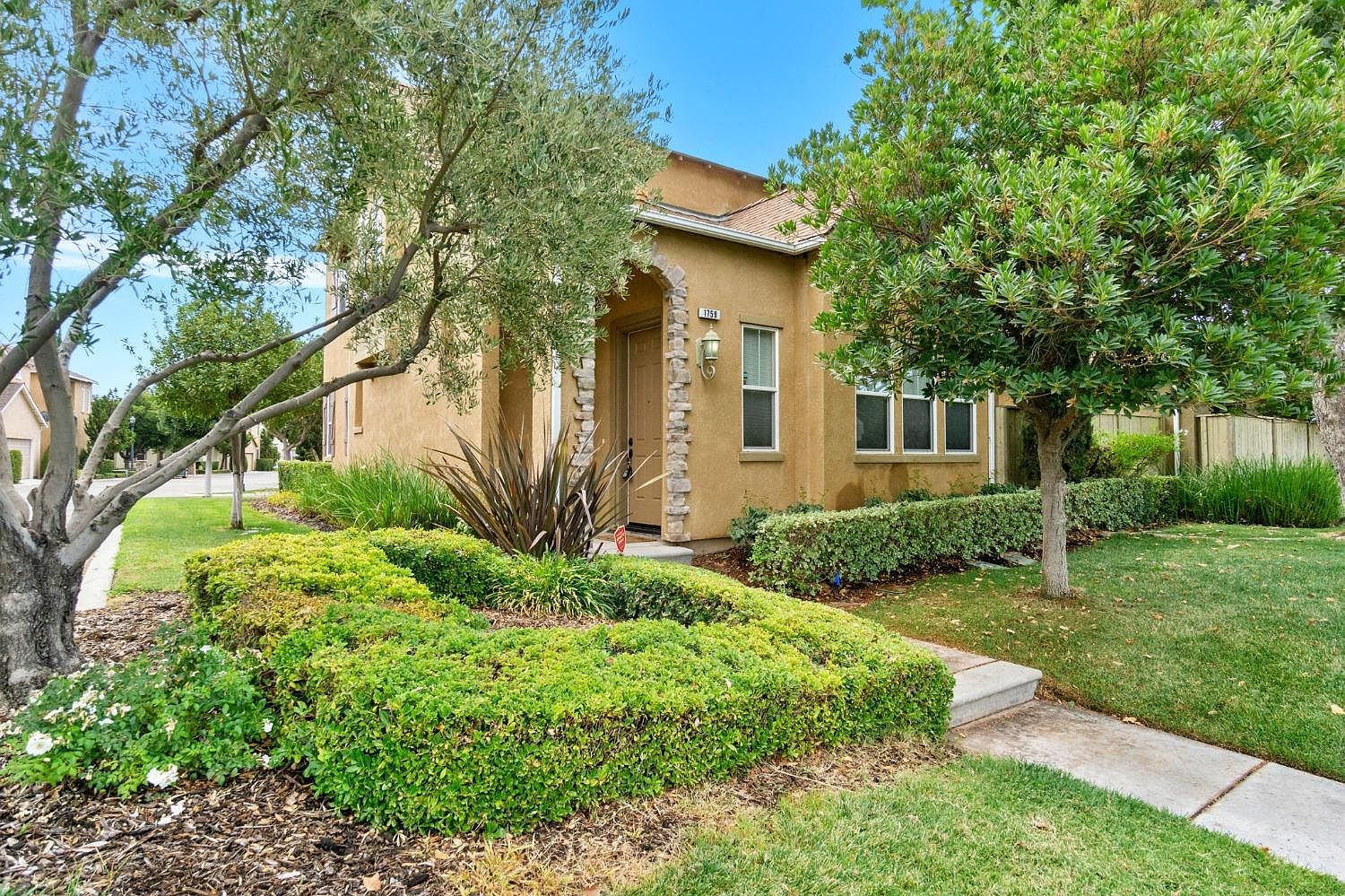 1759 N Leonard Ave, Clovis, CA 93619 Zillow