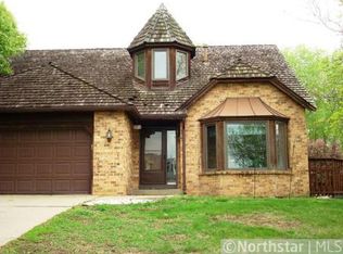 2215 Bonnie Ln, Saint Paul, MN 55119