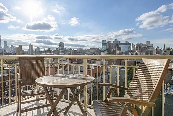 Sold by Compass | media 3