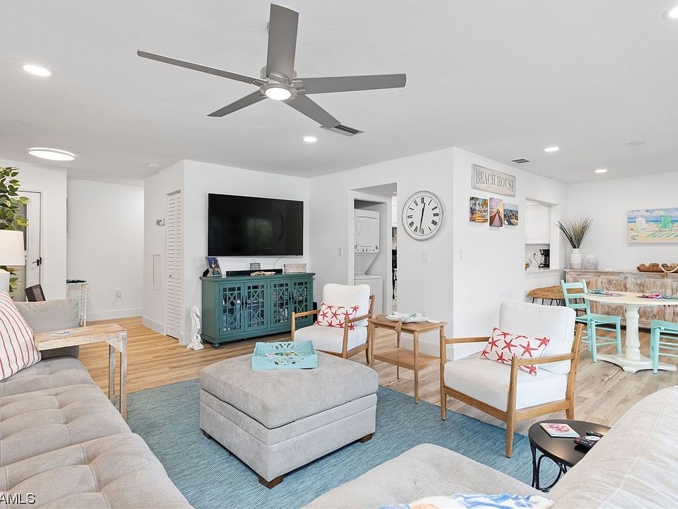1st image of 5451 Peppertree Dr #4