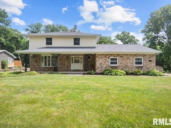 115 Elmhurst Ln, Riverdale, IA 52722