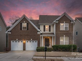 14104 Green Birch Dr, Pineville, NC 28134