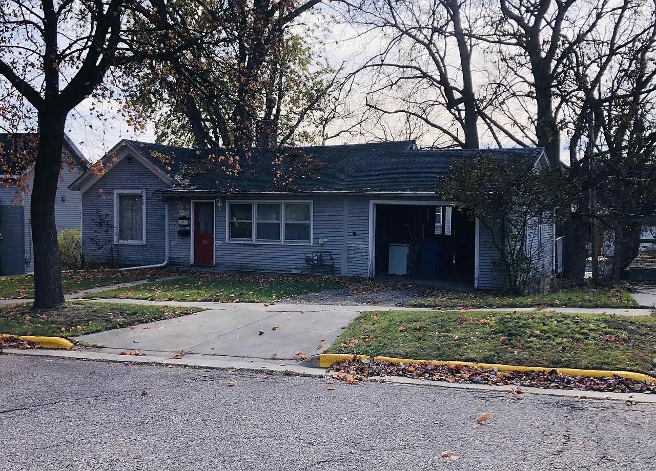 226 1st Street, Baraboo, WI 53913 Zillow