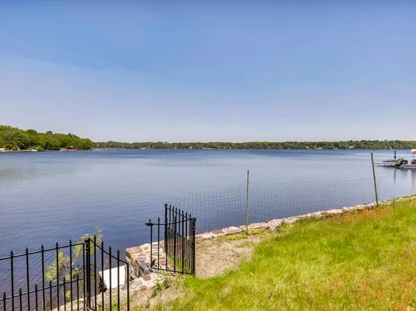 24 Beach Rd, Sharon, MA 02067