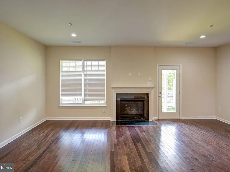 7827 Crystal Brook Way — Photo 34