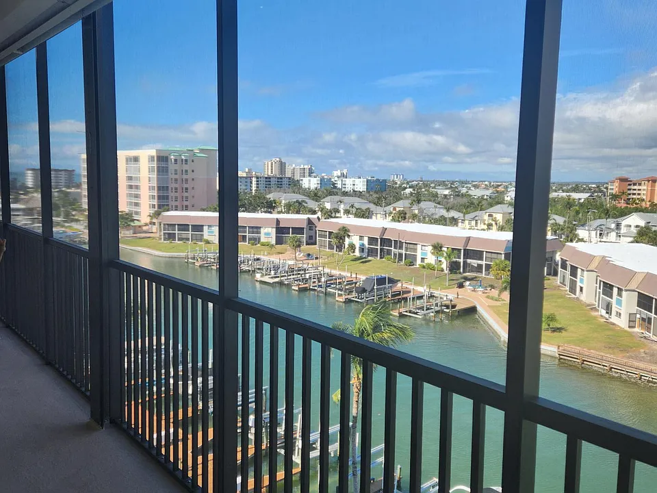 4451 Bay Beach Ln #463