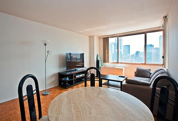 Rented by Keller Williams NYC | media 14