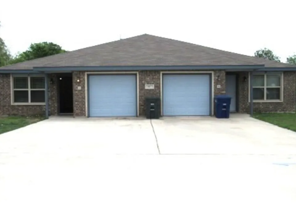 917 Brookview Dr #B