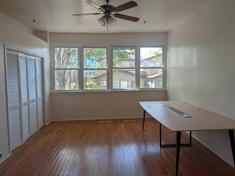 219 Montgomery St #3 — Photo 6