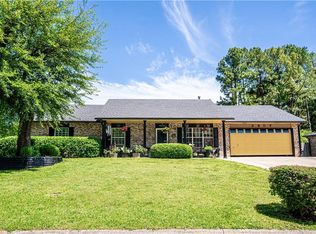 2907 Parkwood Dr, Rogers, AR 72756