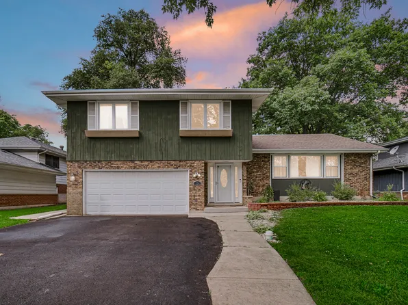 17742 Larkspur Ln, Homewood, IL 60430