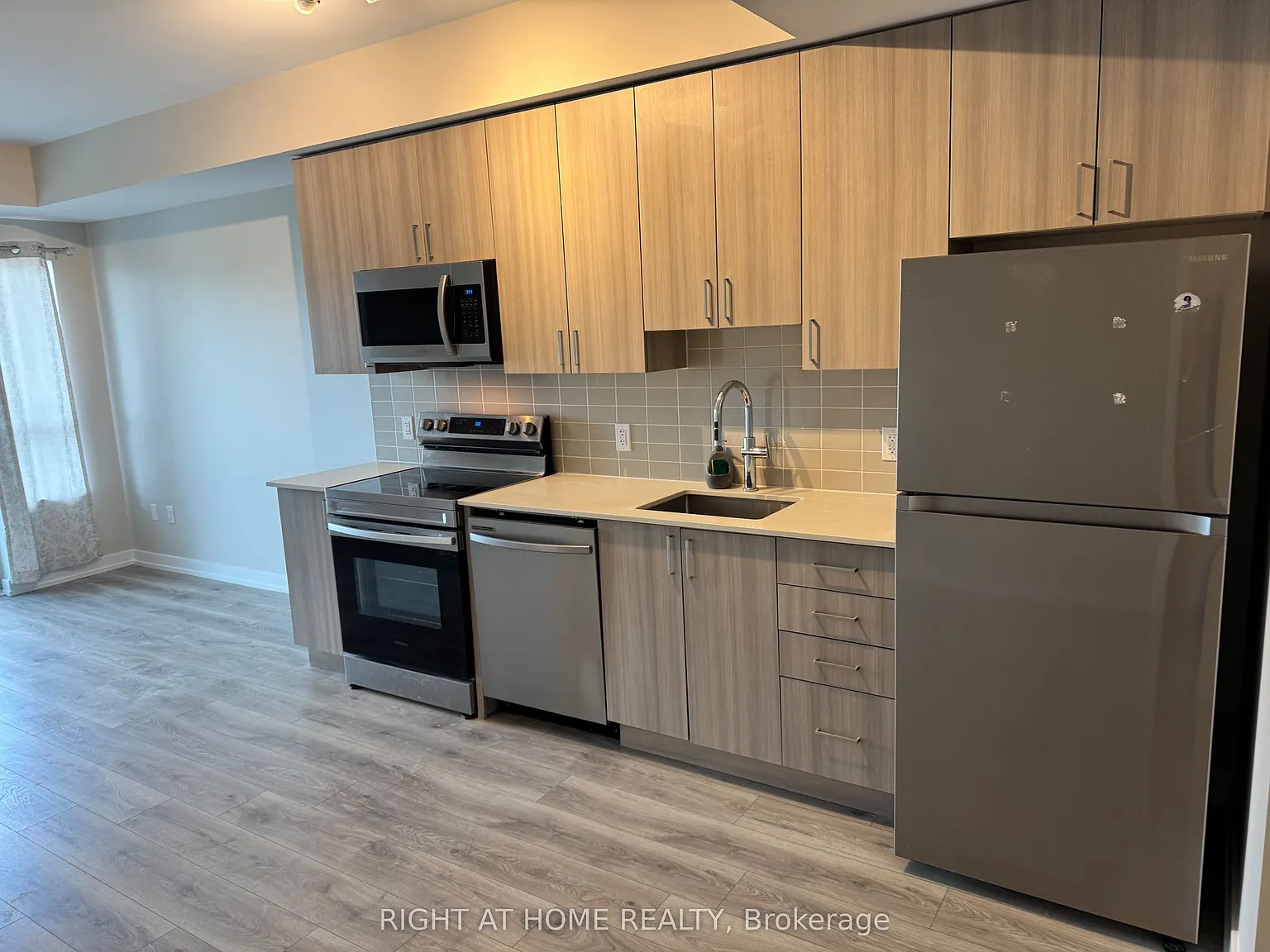 2 bed, $2,550 — Photo 3