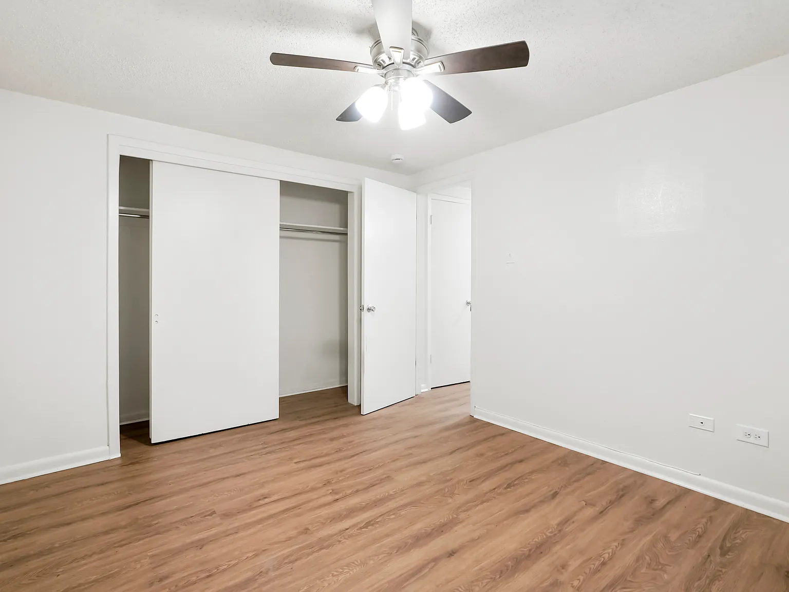 1415 N Pearl St — Photo 1