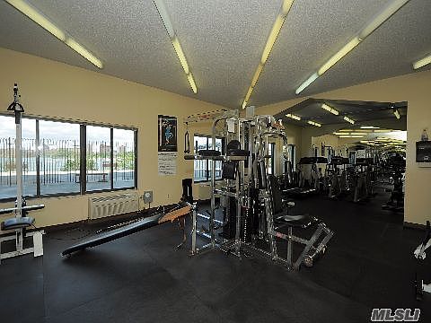 2nd image of 2540 Shore Blvd APT Lf