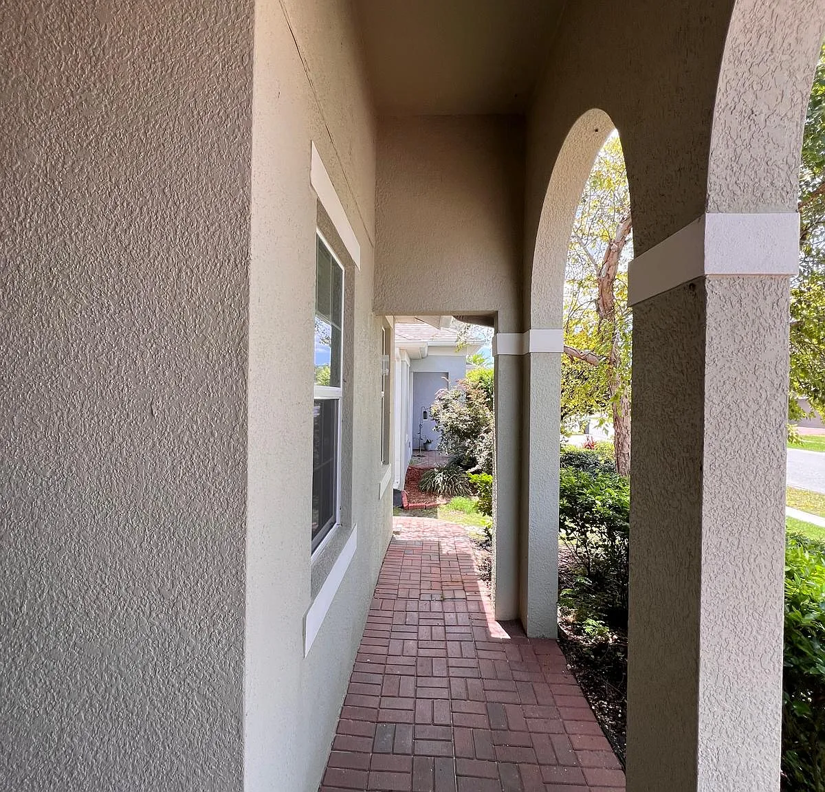 4 bed, 1969 sqft, $2,800 — Photo 3