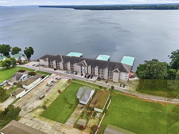 3rd image of 5590 Bay Village Dr #1B