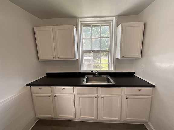 3rd image of 330 N Union St