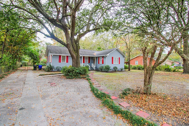 Building Photo - 1709 Mulmar St