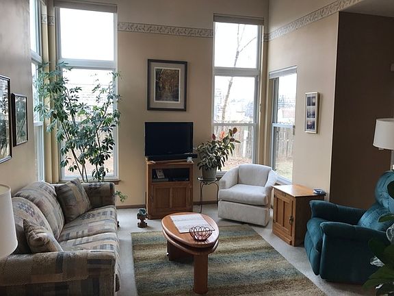 3rd image of 145 Lilac Ln #145