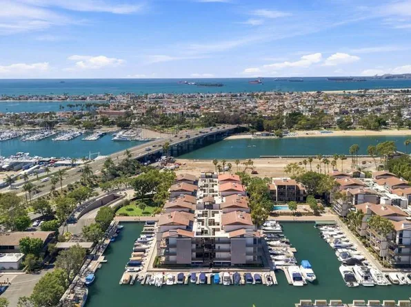 9126 Marina Pacifica Dr N, Long Beach, CA 90803