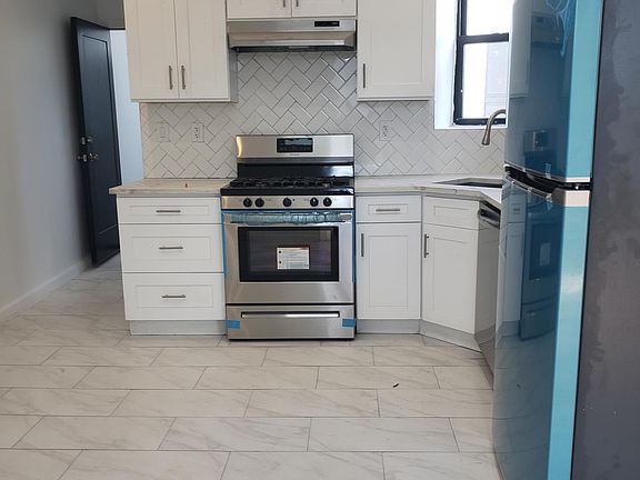 2nd image of 2837 W 19th St #4