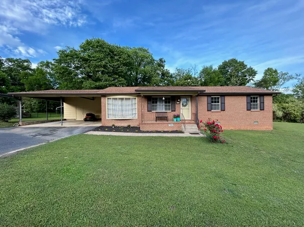 930 E Circle Dr, Rossville, GA 30741