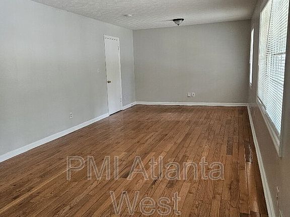 2nd image of 2250 Sandgate Cir