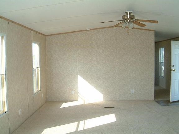 4th image of 1375 Heidenreich Ln