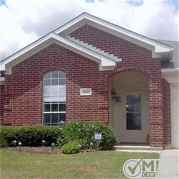 3rd image of 4901 Bradley Ln
