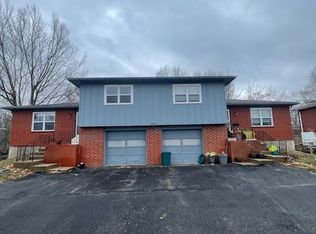 607 NE Chipman Rd #A, Lees Summit, MO 64063