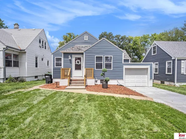 2738 Iowa St, Omaha, NE 68112