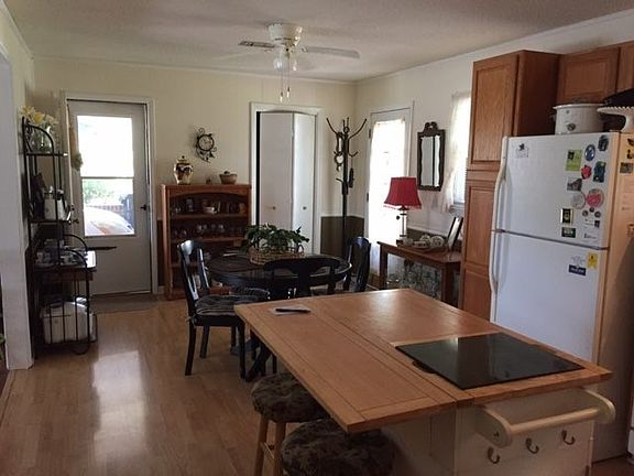 5th image of 247 E Greencrest Dr