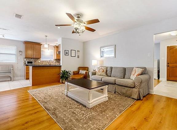 5th image of 4004 Hastings St