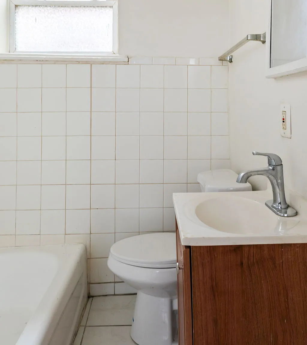 Studio, $890 — Photo 4