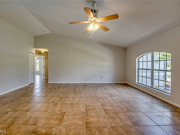 4th image of 105 NE 31st Ter